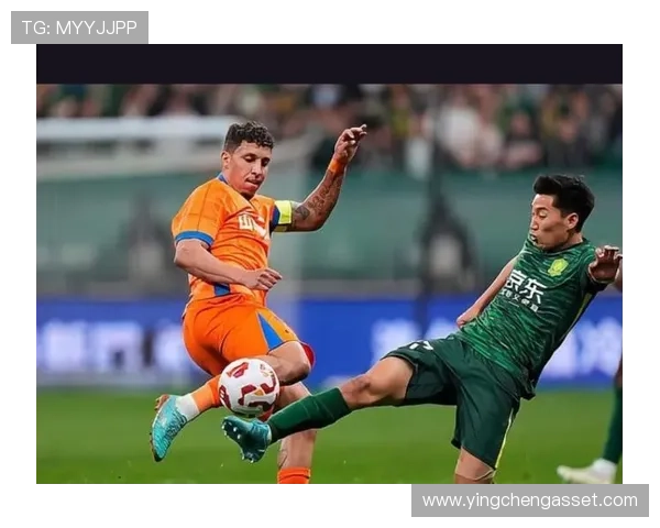 最近比赛中表现突出的足球明星们的精彩瞬间与赛场魅力分析